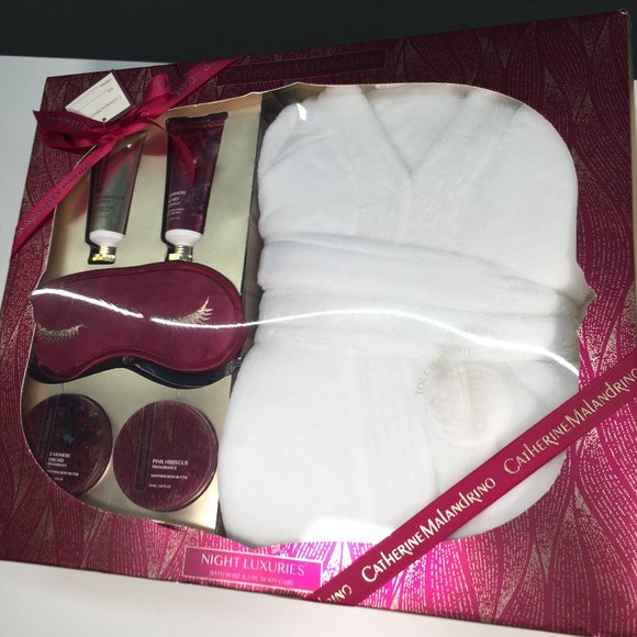 Catherine Malandrino Other - NIB Catherine Malandrino Bath Robe 6 pc Gift Set